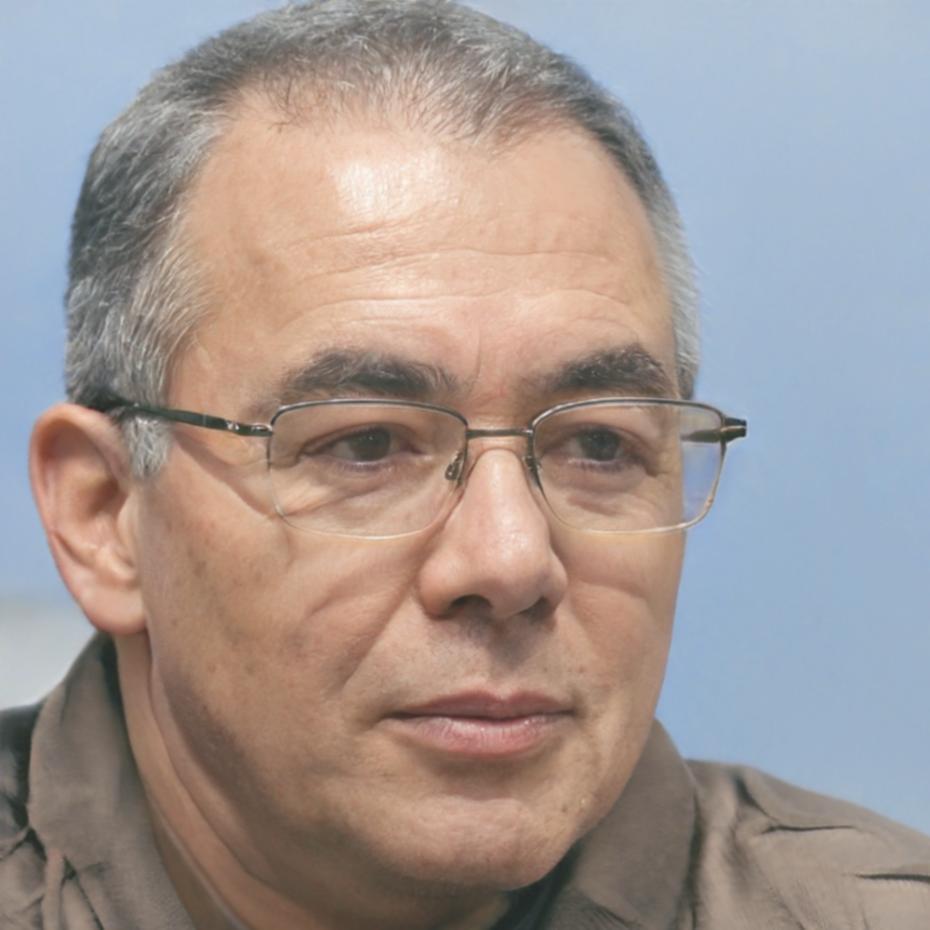 Instructor Garrett Thornfield